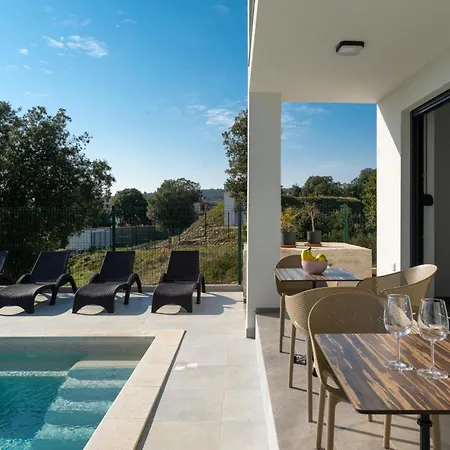 New Artec With Sea View Vila