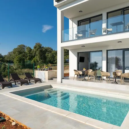 New Artec With Sea View Villa *